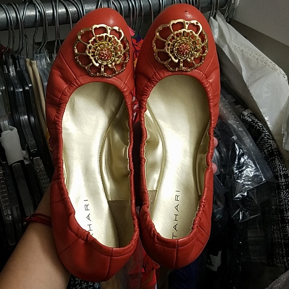Tahari flats